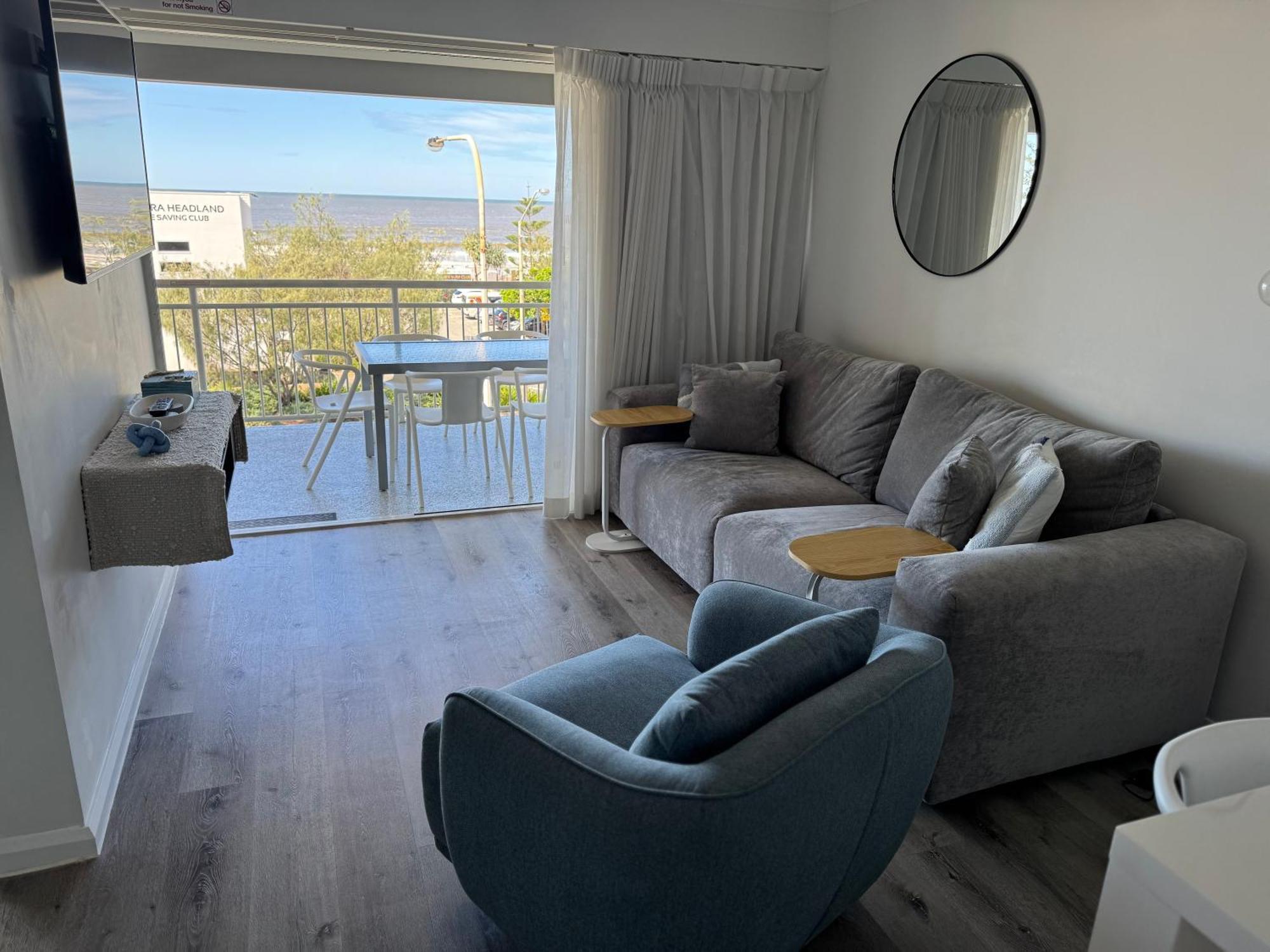 Ocean View - Alexandra Headlands Beachfront Unit Eksteriør bilde