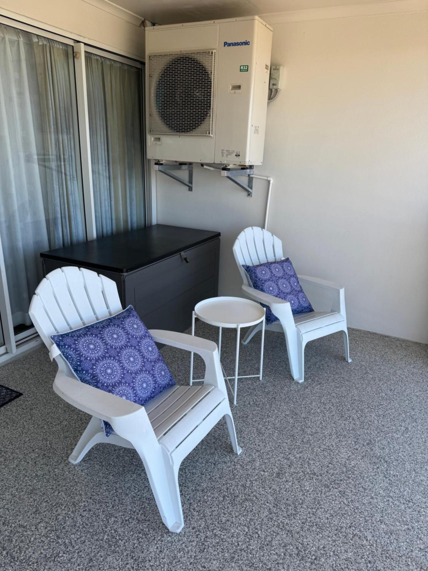Ocean View - Alexandra Headlands Beachfront Unit Eksteriør bilde